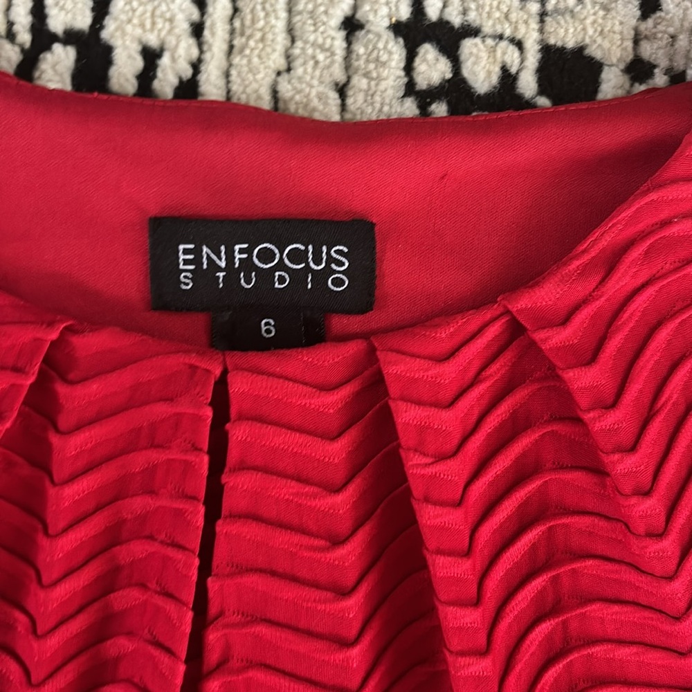 ❌❌DO NOT PURCHASE! NOT AVAILABLE ❌❌

Enfocus Studio Red Textured Dress - Picture 2 of 3
